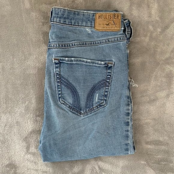 Hollister Ripped Jeans - Picture 1 of 7